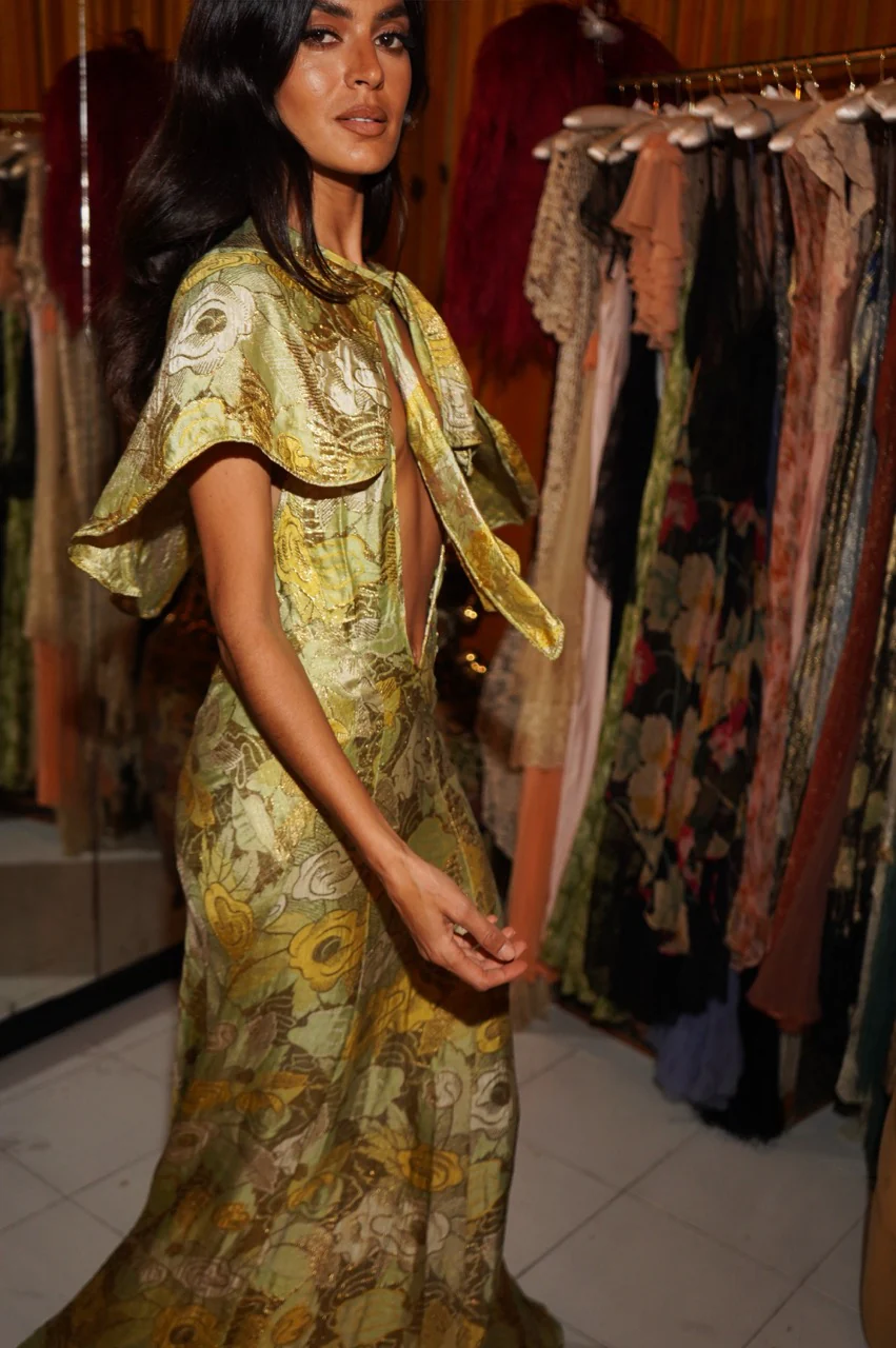 1930s Green and Gold Lamé Gown with Matching Cape - Image 5