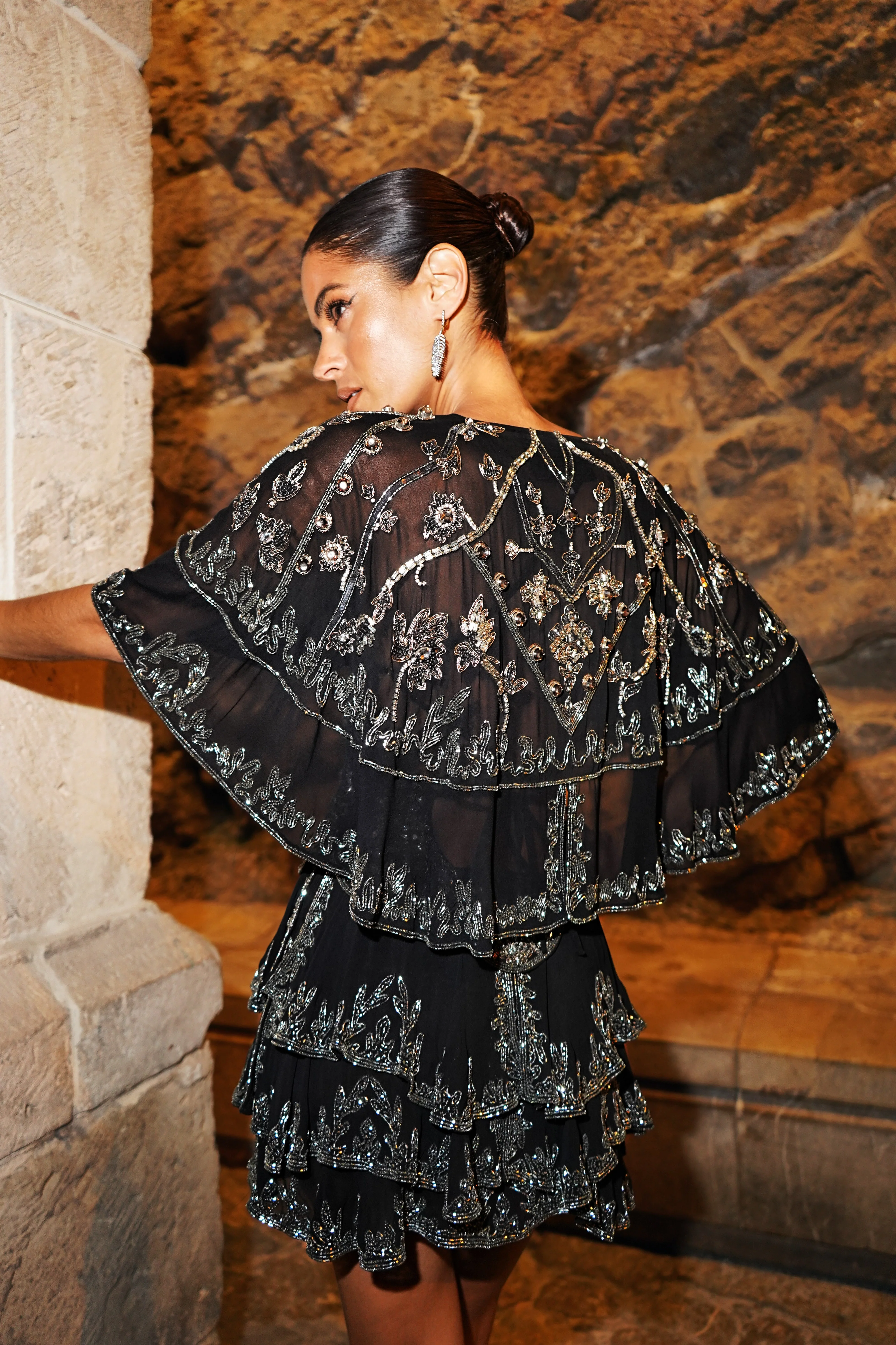 Moonshine Cape - Onyx - Image 11